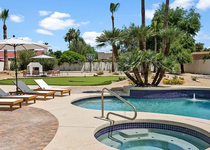 Palms Away * Phoenix